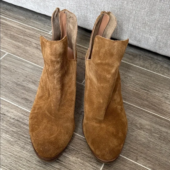 STEVE MADDEN LANCASTER Ankle Booties in Cognac - Picture 2 of 6